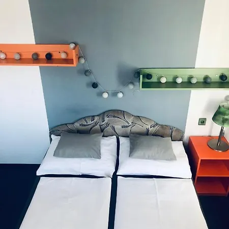 Medences Apartman * 발라톤엘