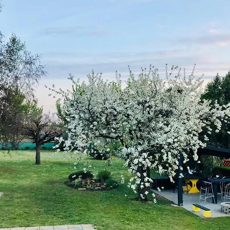 Medences Apartman 발라톤엘