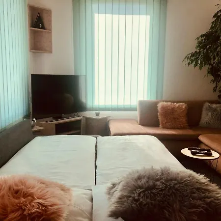 아파트 Medences Apartman *