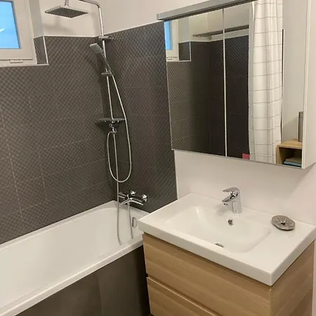 Medences Apartman 발라톤엘