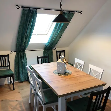 Medences Apartman 발라톤엘
